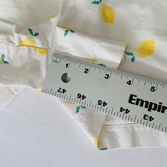 Old Navy Shorts Women 2 White Yellow Lemons Everyday Preppy Twee Vacation Bright - Picture 8 of 8